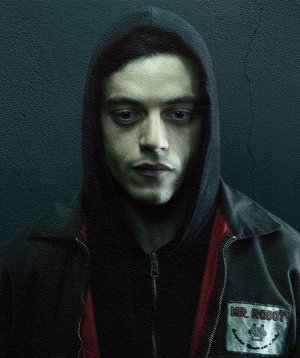 Mr. Robot mu? Who Am I mı?