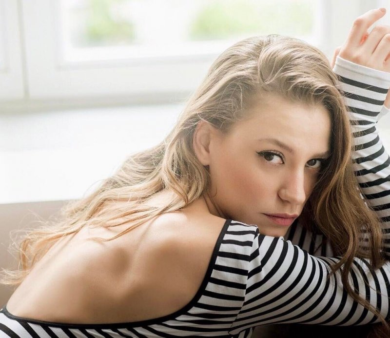 Serenay Sarıkaya